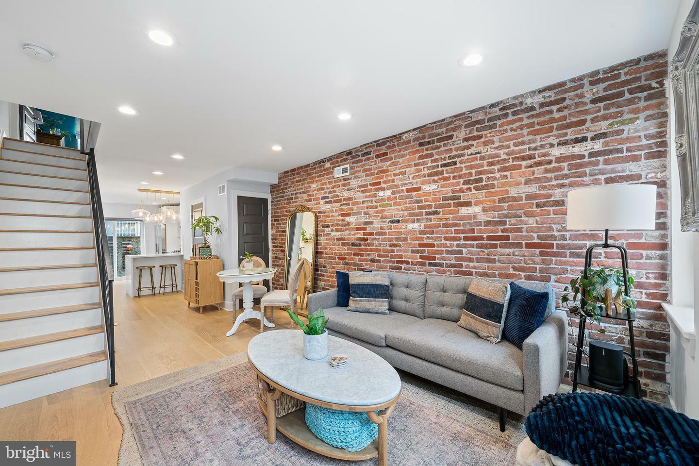 Property Photo: 1010 Cross Street PA 19147