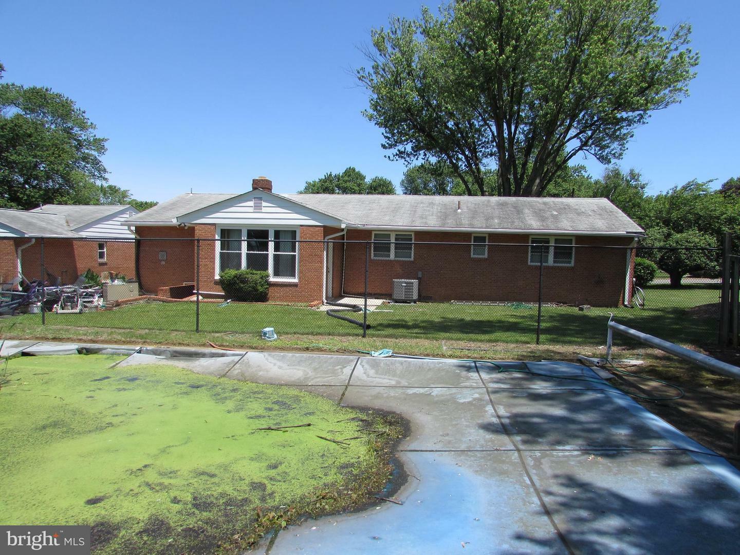 Property Photo: 11805 Chantilly Lane MD 20721