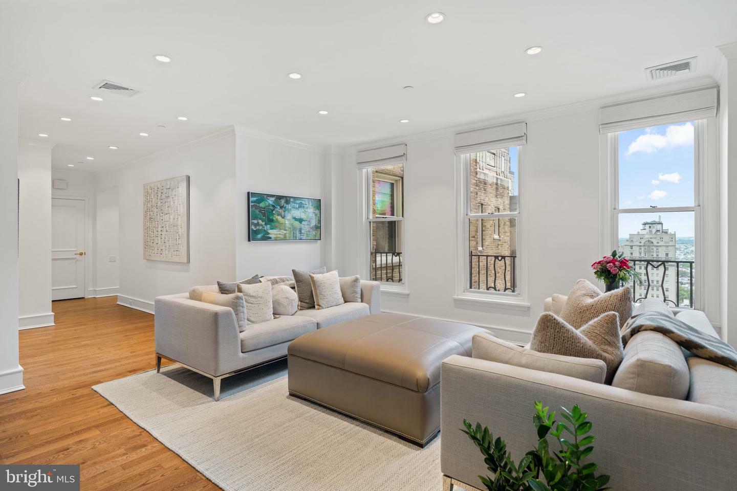 Property Photo: 1901 Walnut Street 20E PA 19103