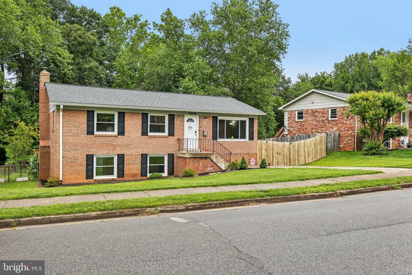 Property Photo: 13616 Kerrydale Road VA 22193
