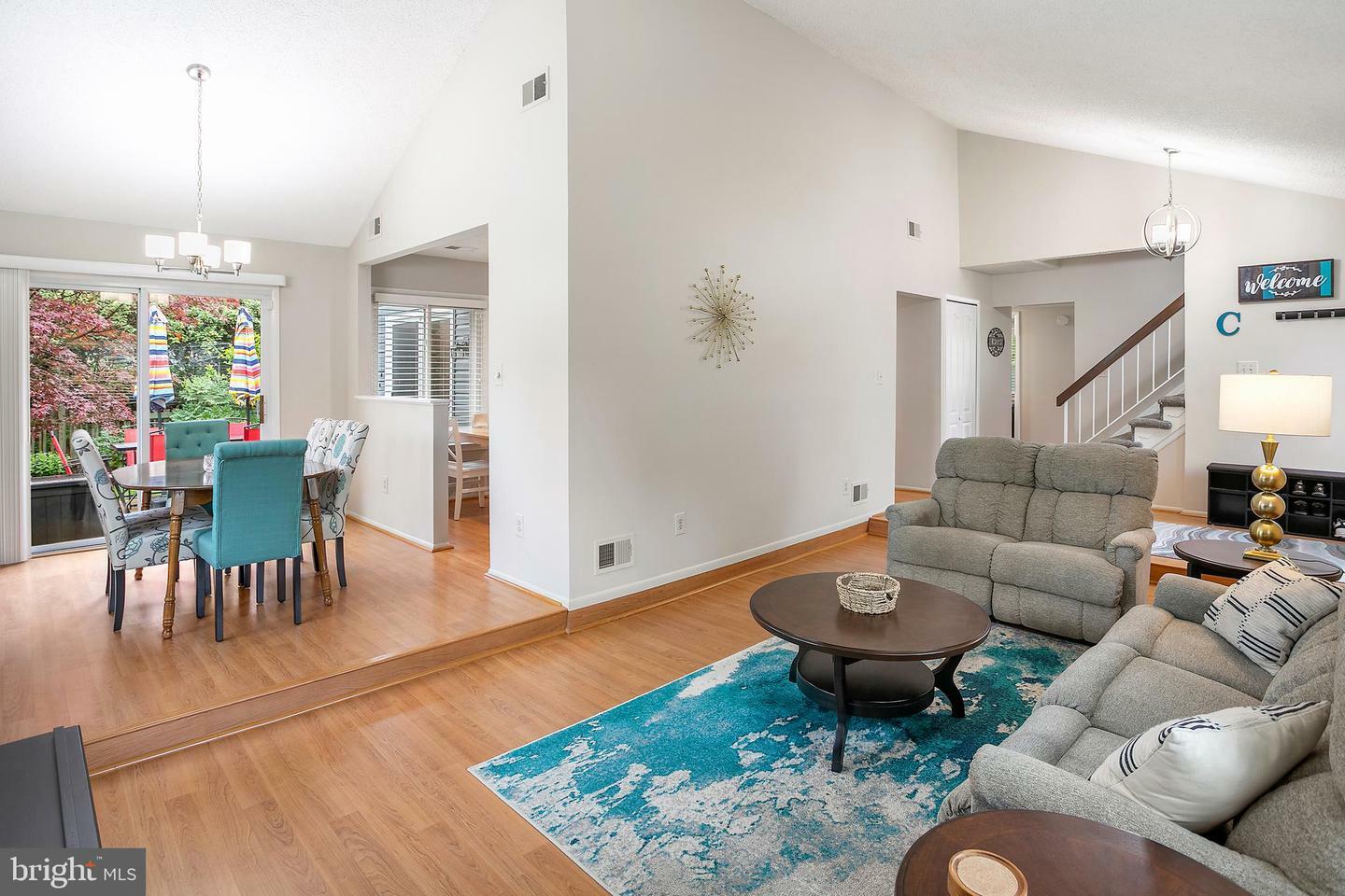Property Photo: 261 E Juniper Avenue VA 20164