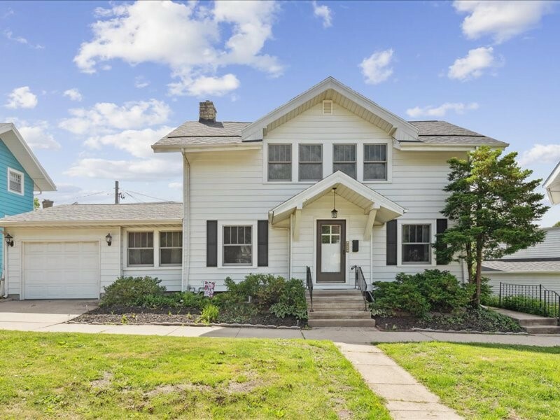 1813 3rd Ave. SE  Cedar Rapids IA 52403 photo