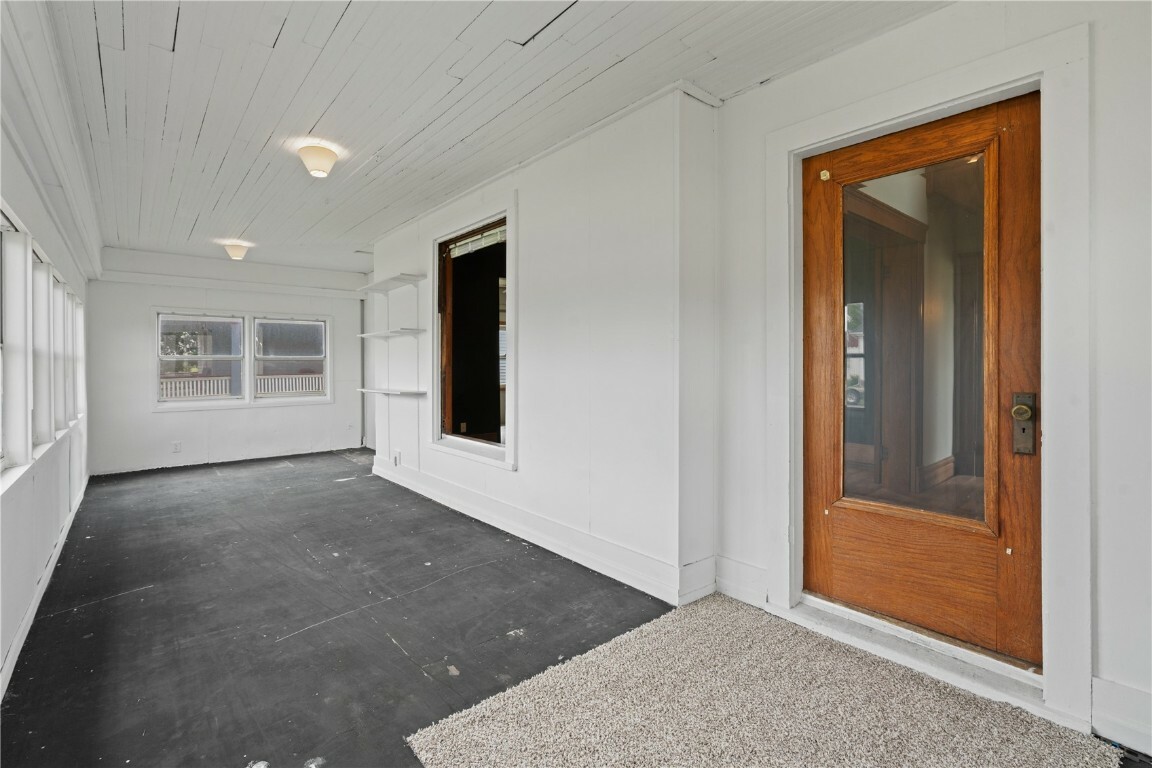 Property Photo: 101 2nd Avenue IA 52315