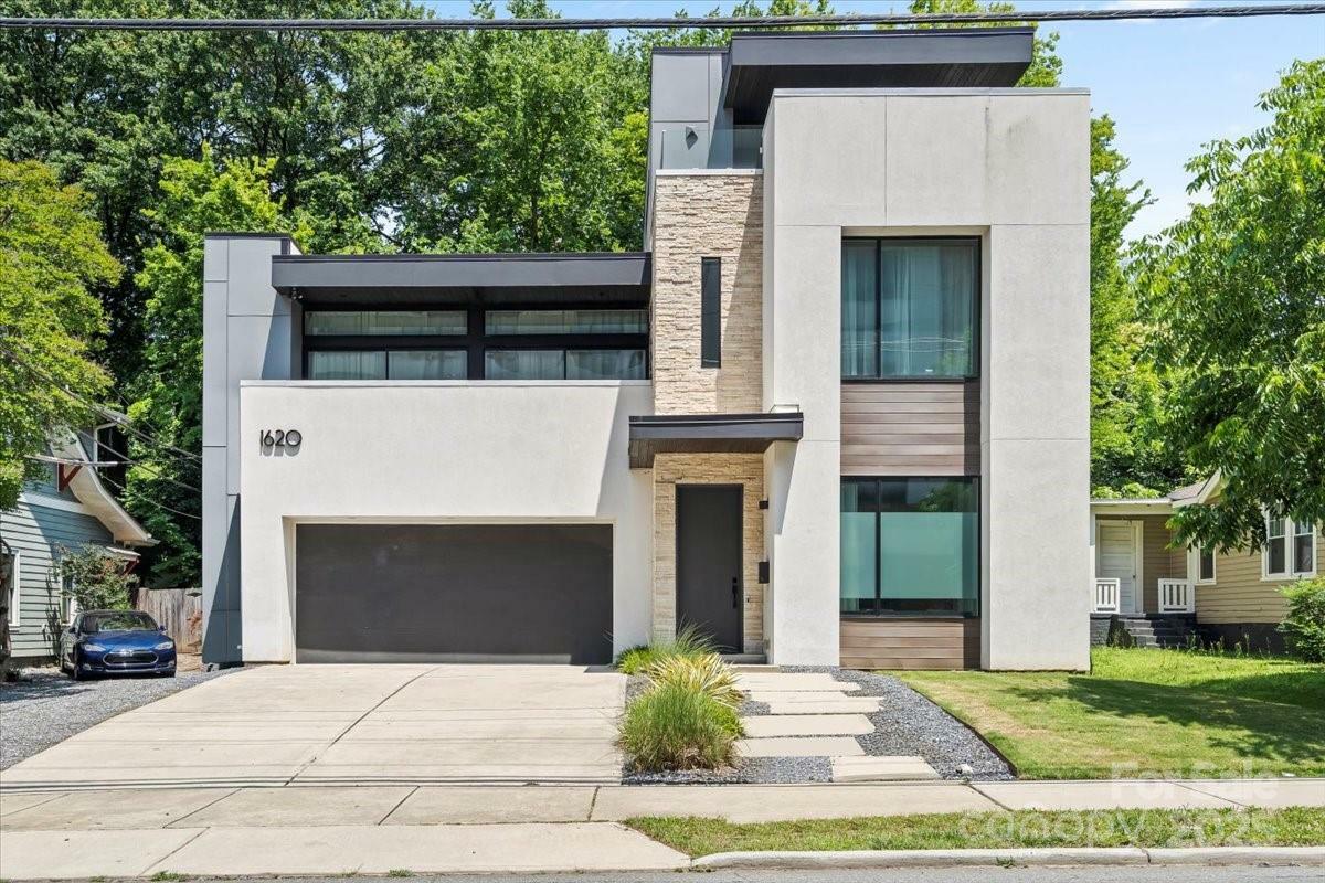 Property Photo:  1620 S Tryon Street  NC 28203 