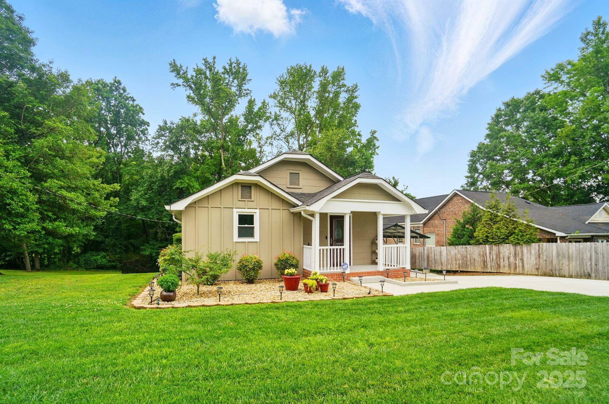 Property Photo: 1209 Rainbow Drive NC 28081