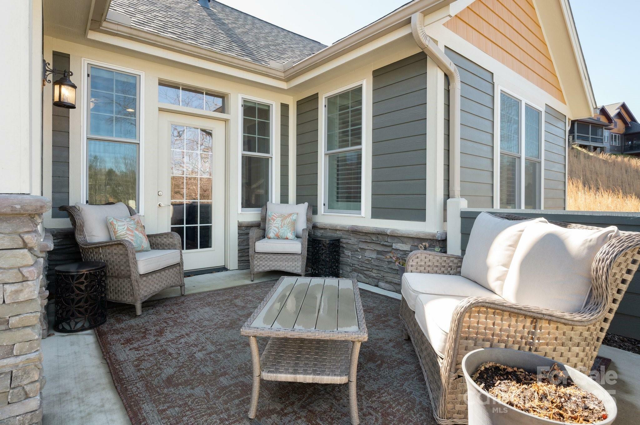 Property Photo: 76 Creekside View Drive NC 28804