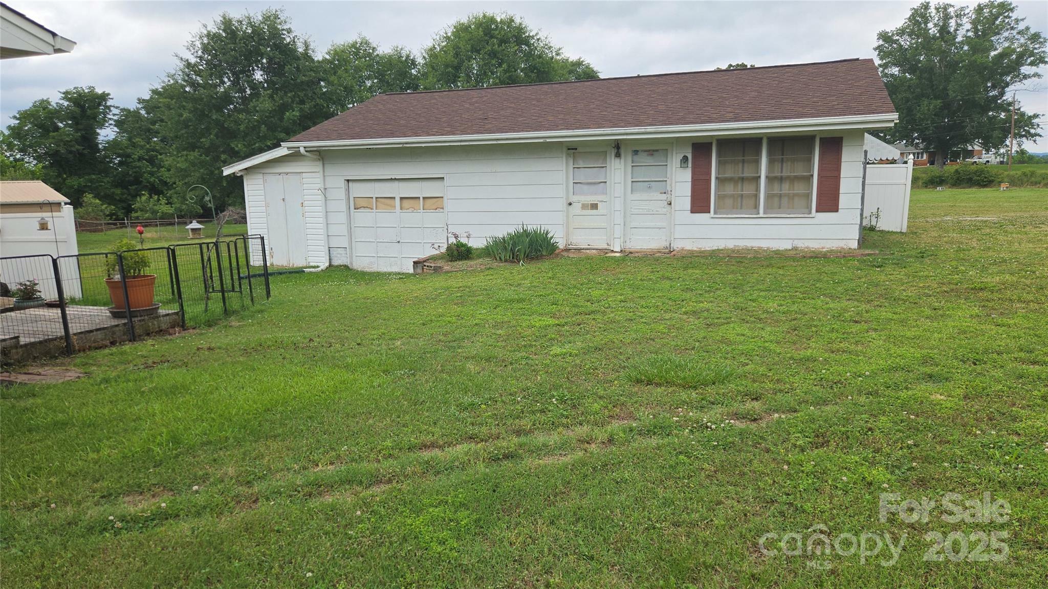 Property Photo: 1761 Oak Grove Church Road NC 28040