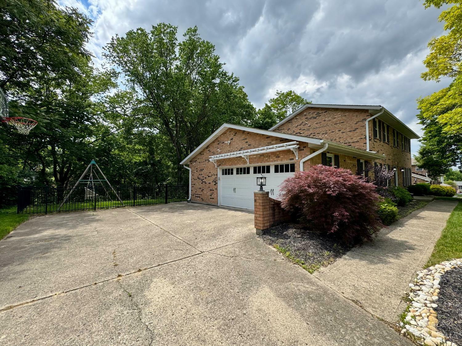 Property Photo: 6859 Windwood Drive OH 45241