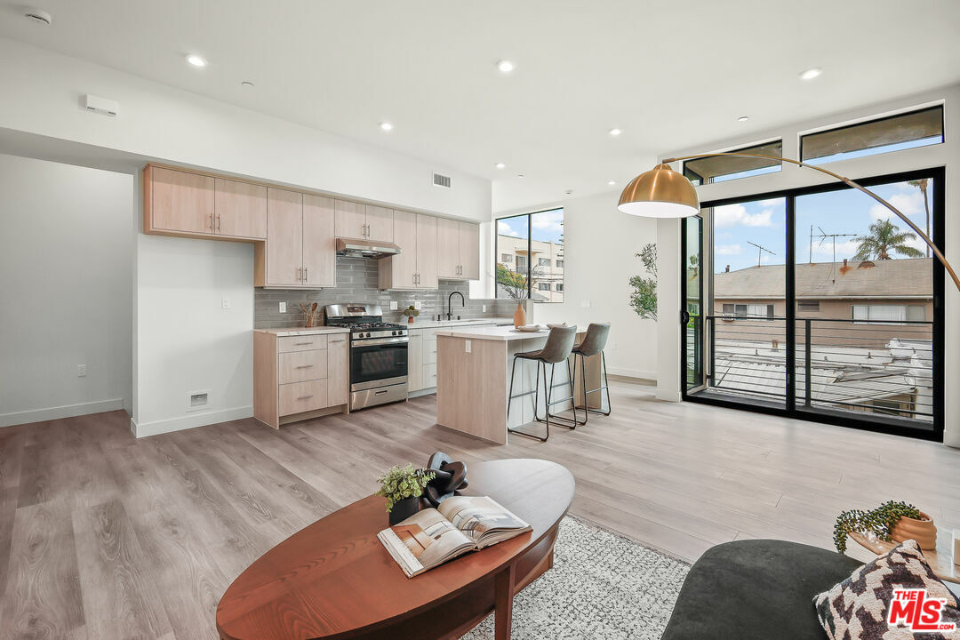 1202 N Orange Grv  West Hollywood CA 90046 photo