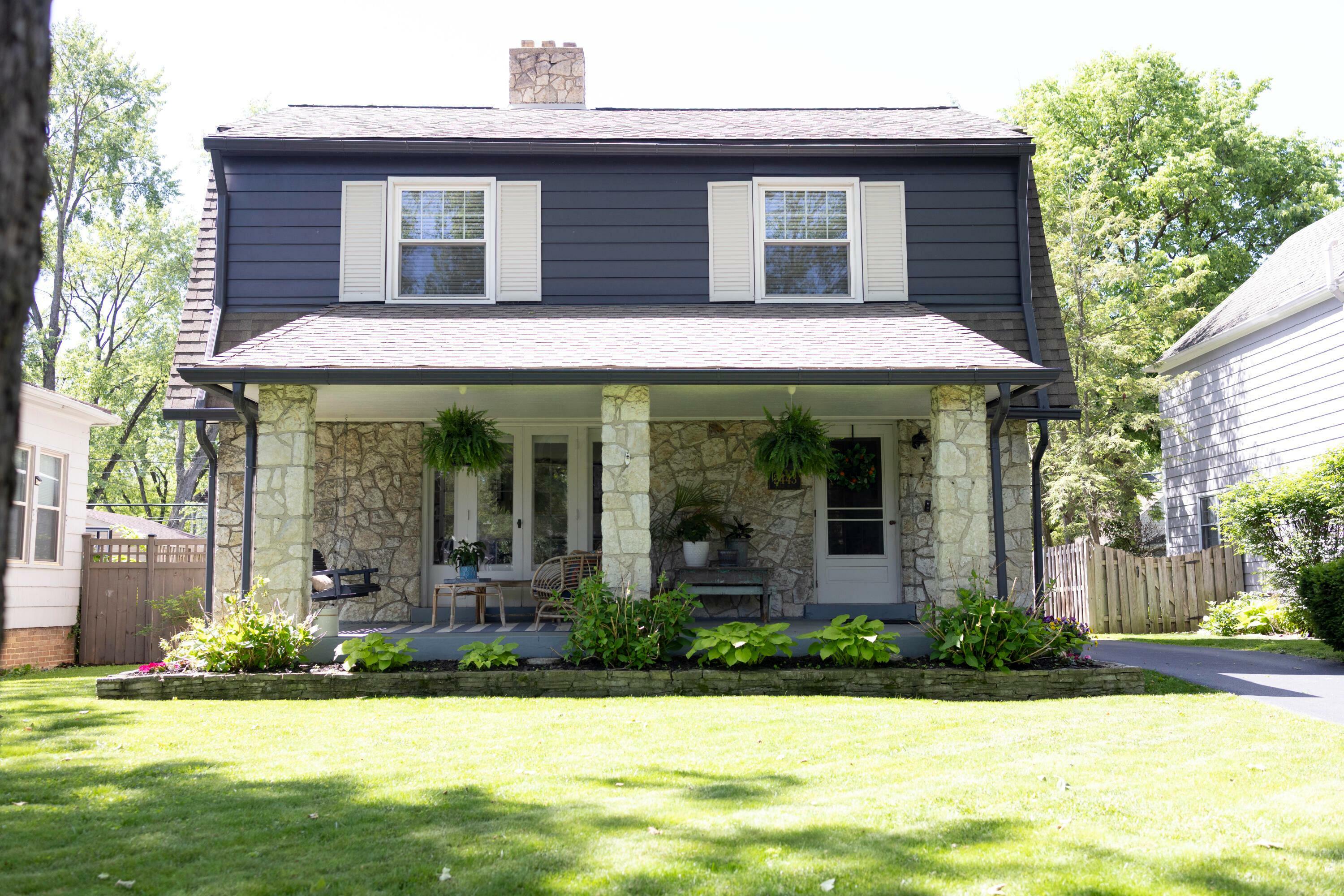 Property Photo: 2443 Dale Avenue OH 43209