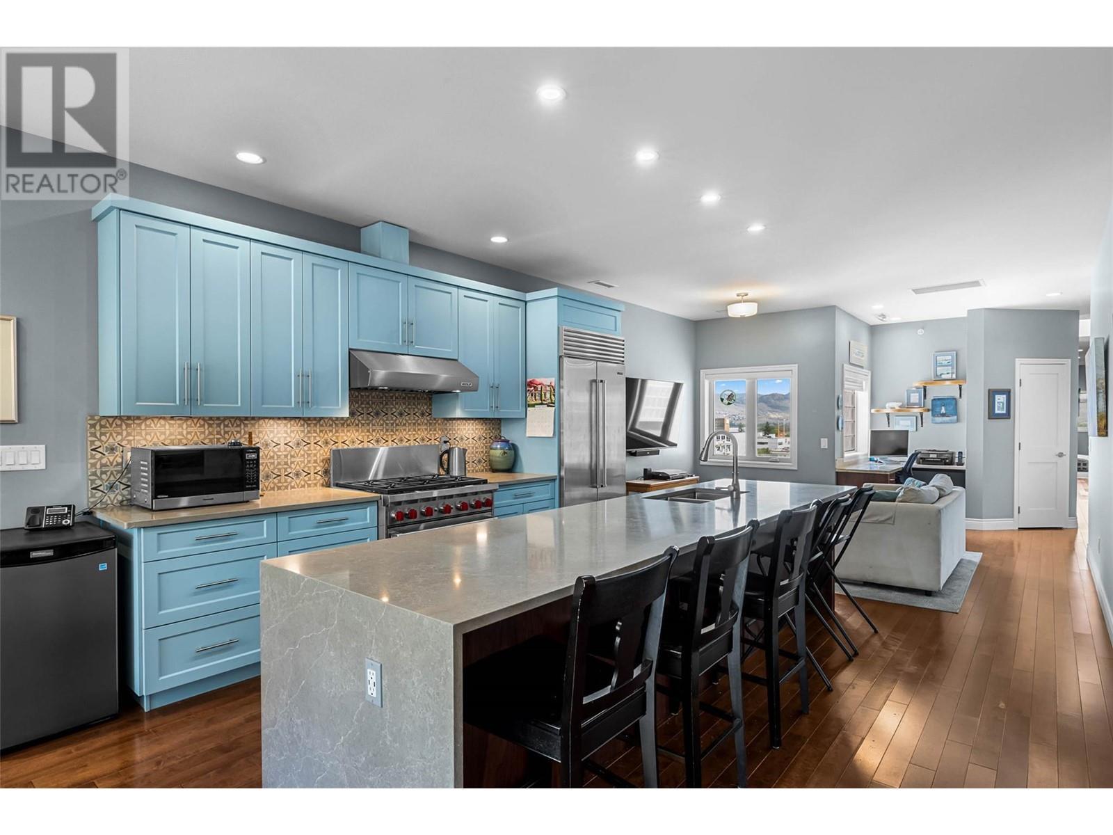 Property Photo:  370 Battle Street 401  BC V2C 2L6 
