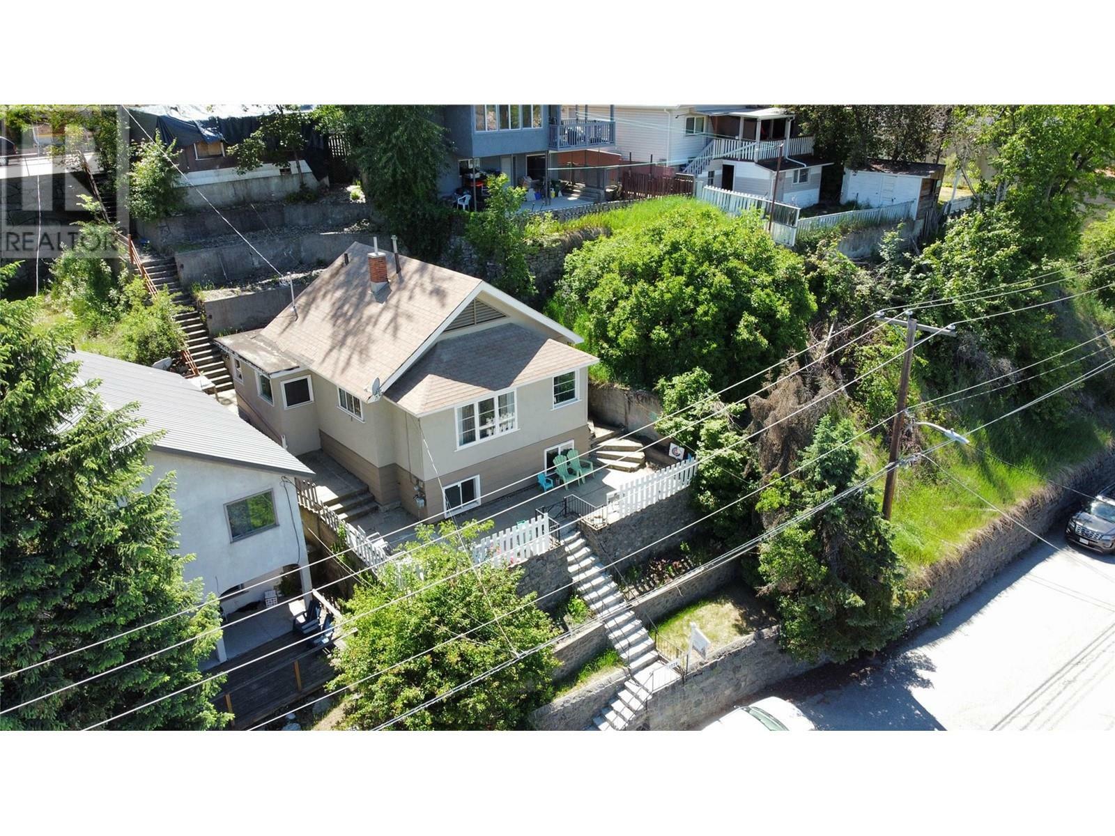 Photo de la propriété:  1730 Topping Street  BC V1R 4G3 