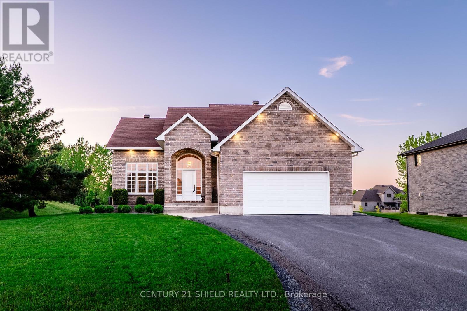 10 Stratford Boulevard  South Stormont ON K0C 1P0 photo