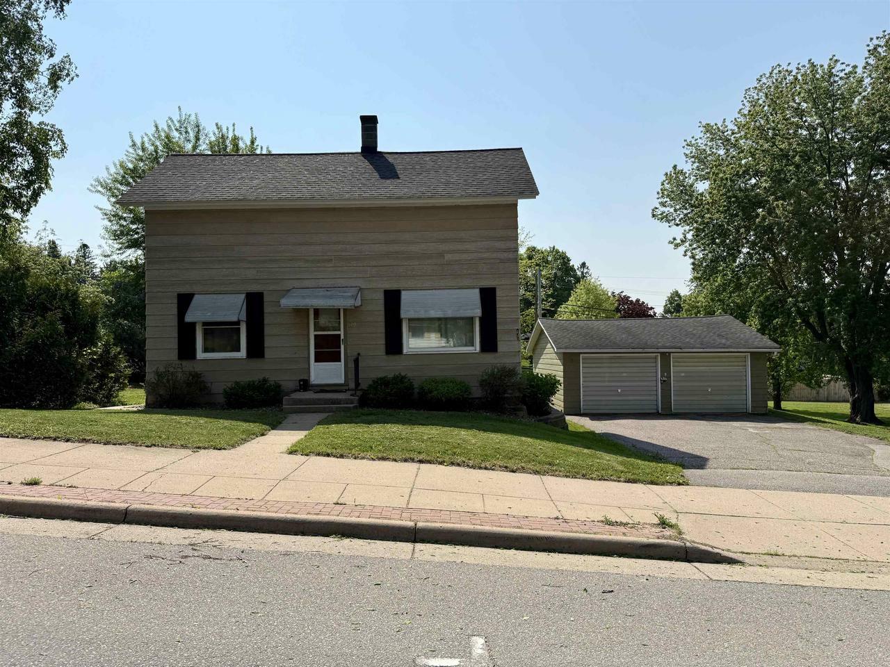 Property Photo: 609 Main Street WI 54448