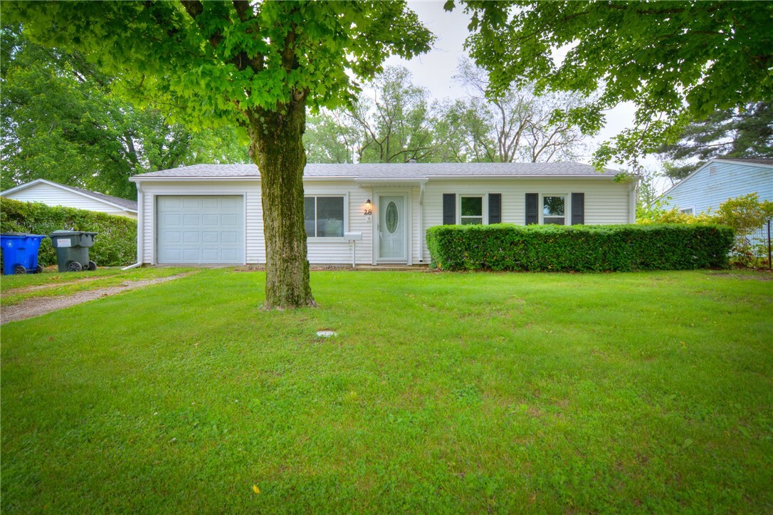 Property Photo: 28 Ridgecrest Drive IL 62521
