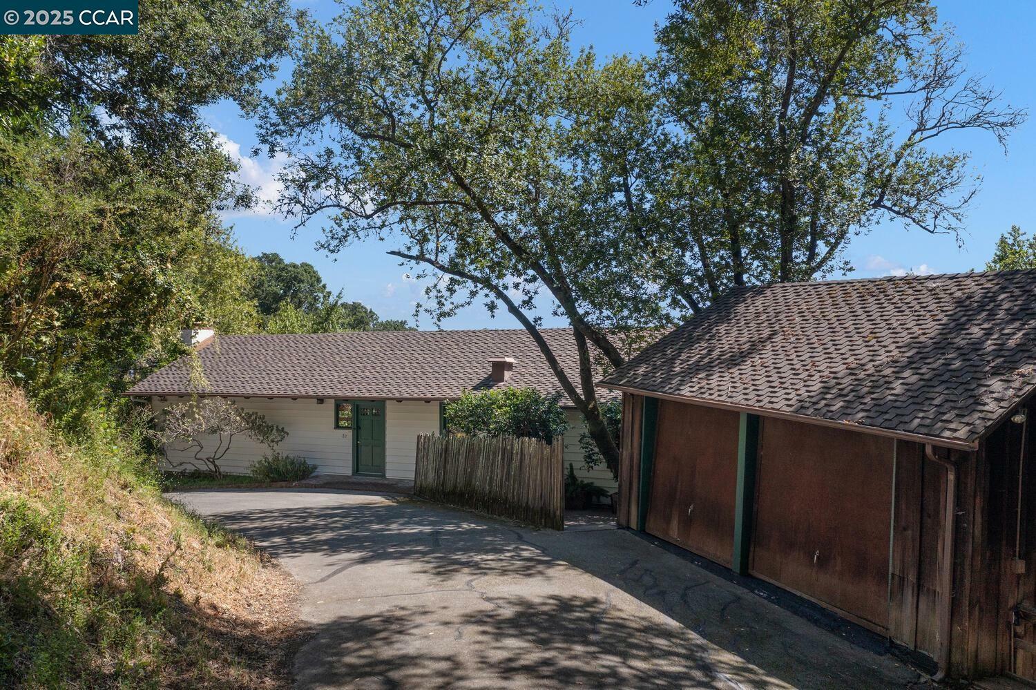 37 20 La Madronal  Orinda CA 94563 photo