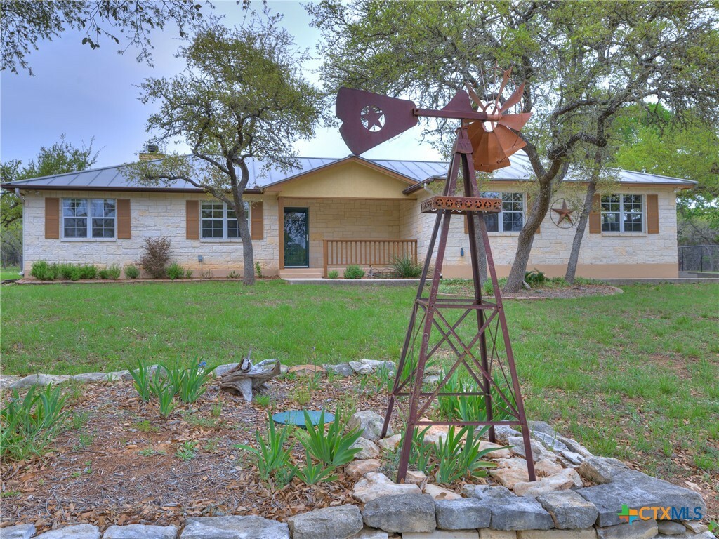 Property Photo: 860 Brookside Drive TX 78070