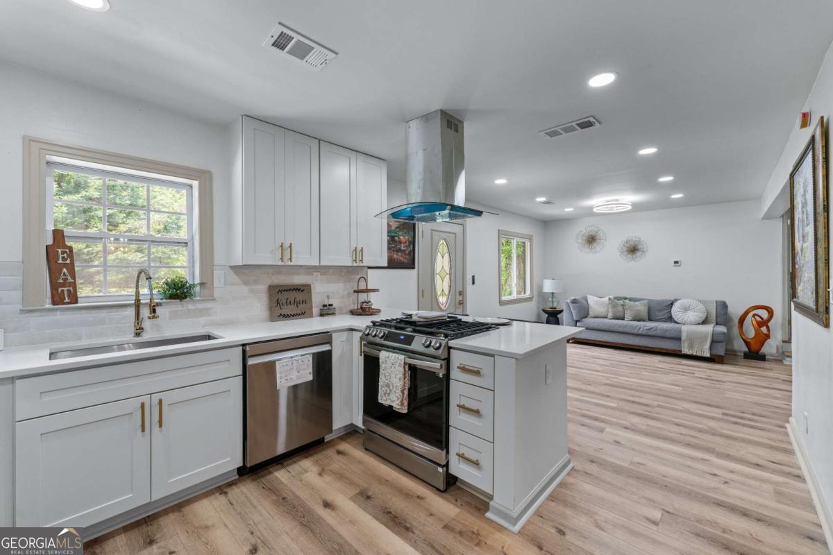 Property Photo: 1819 Waldrep Circle SE GA 30060