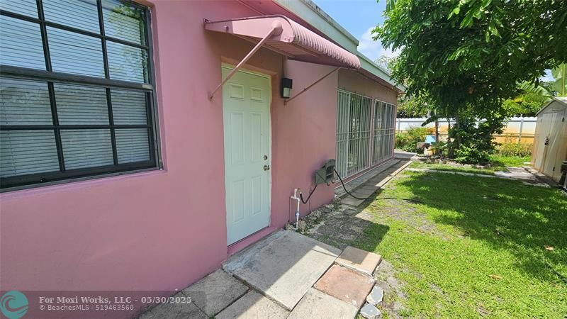 Property Photo: 1011 NW 180th Ter FL 33169