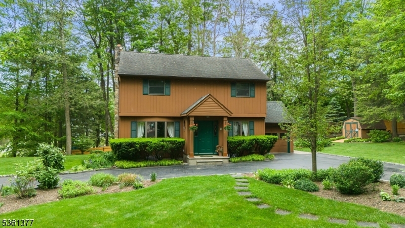 Property Photo:  9 Caldwell Rd  NJ 07421 