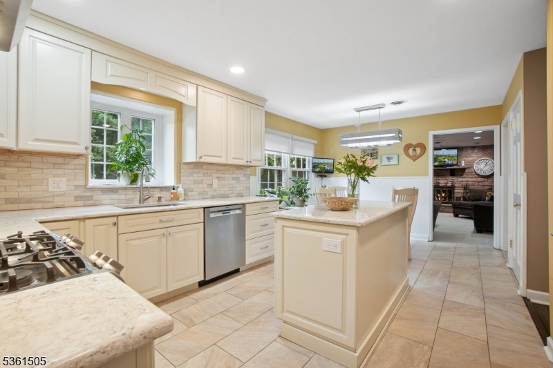 Property Photo: 52 Hawthorne Ave NJ 07081
