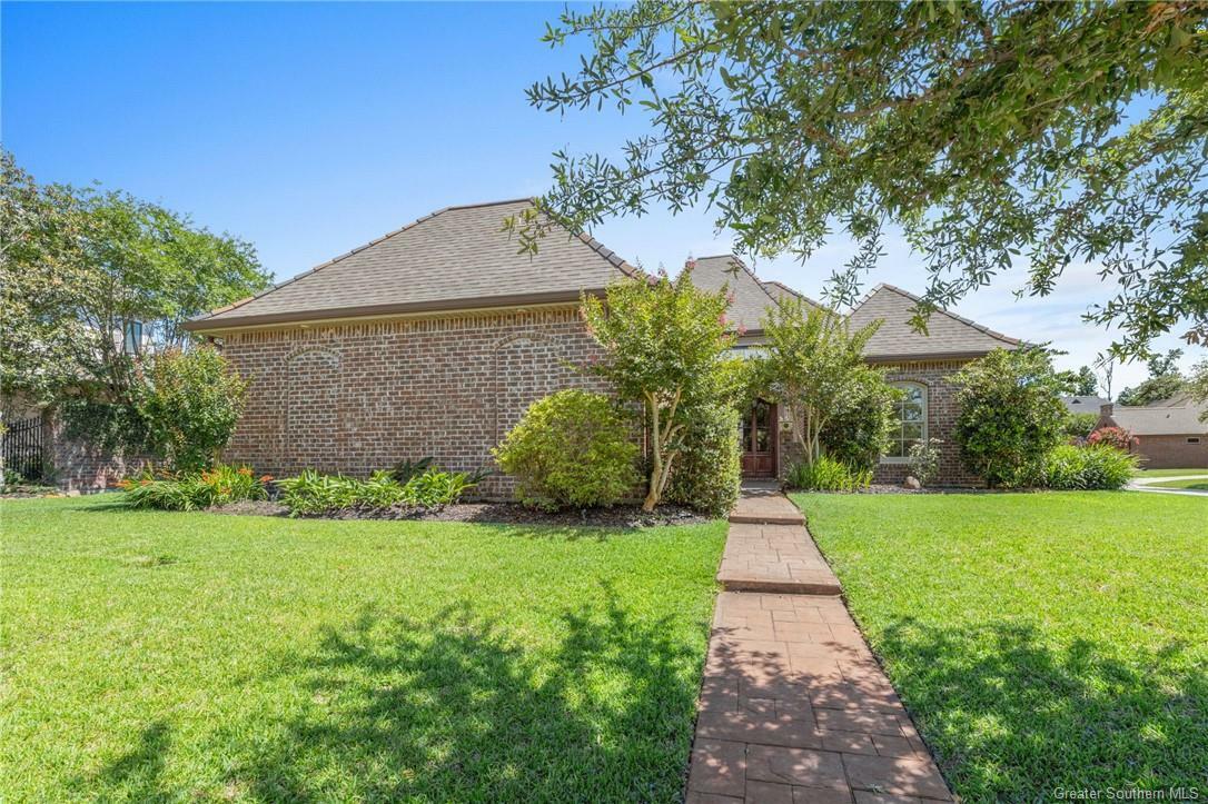 Property Photo: 929 Carondelet Drive LA 70605