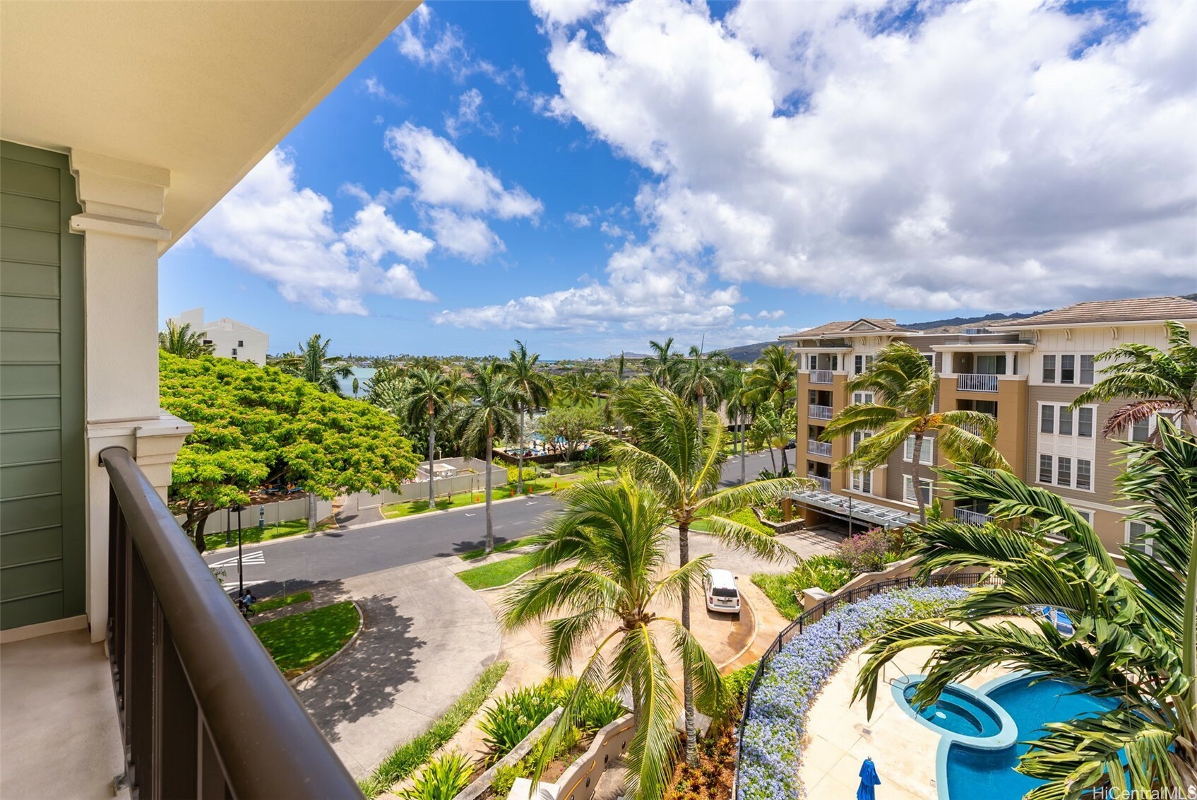Property Photo:  520 Lunalilo Home Road 7411  HI 96825 
