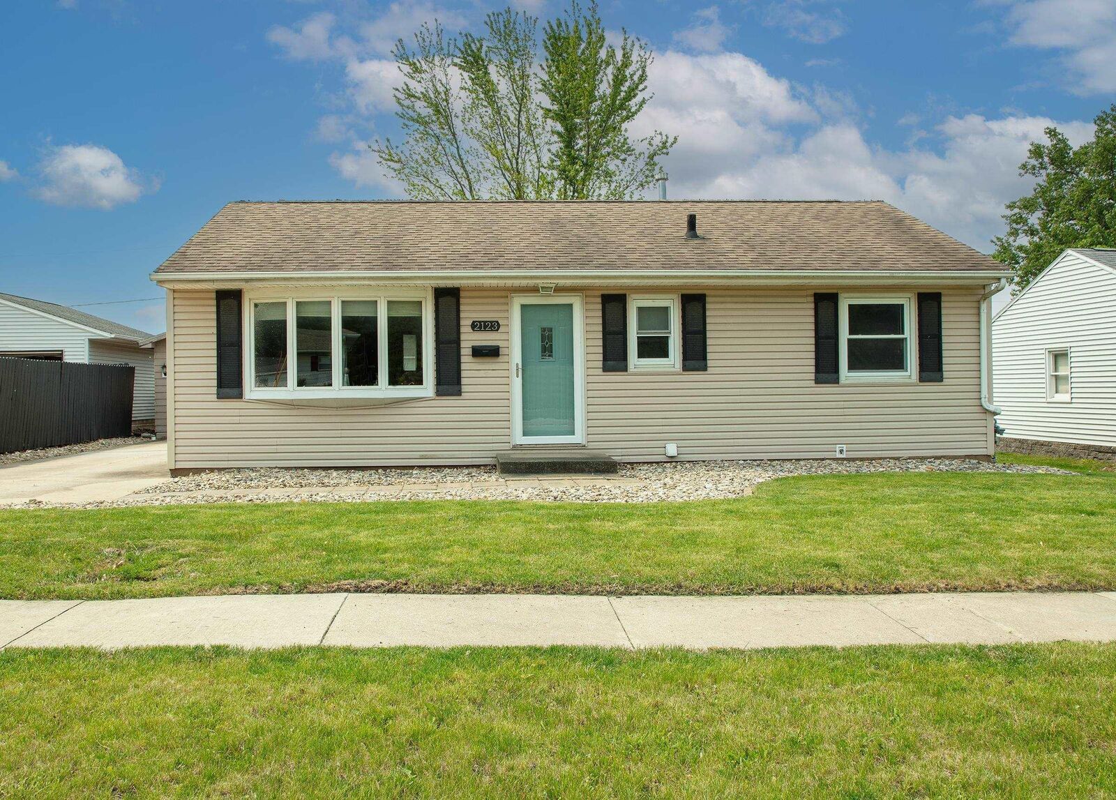Property Photo:  2123 Downing Avenue  IA 50701 