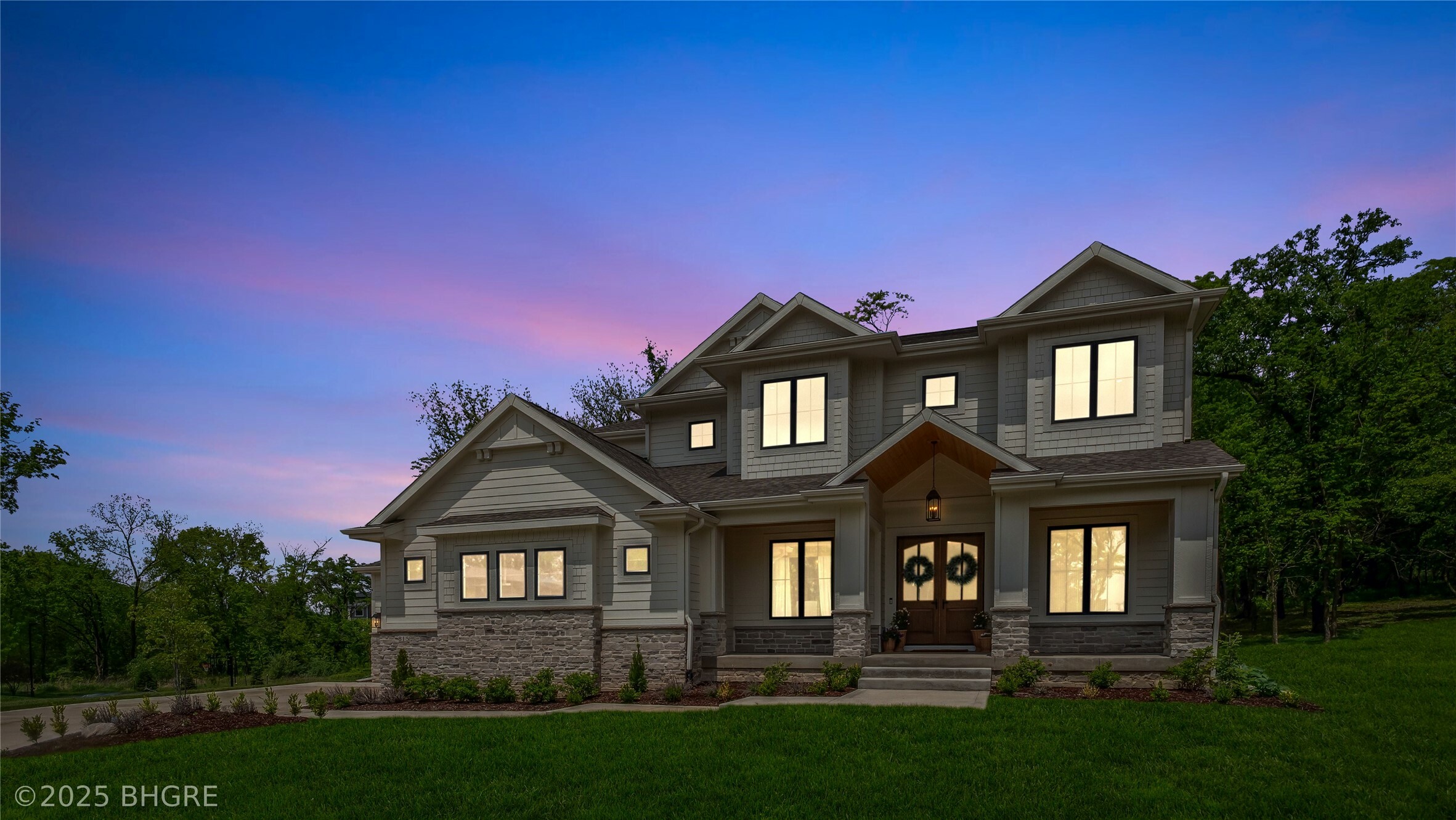 Property Photo: 815 S Kingswood Court IA 50266