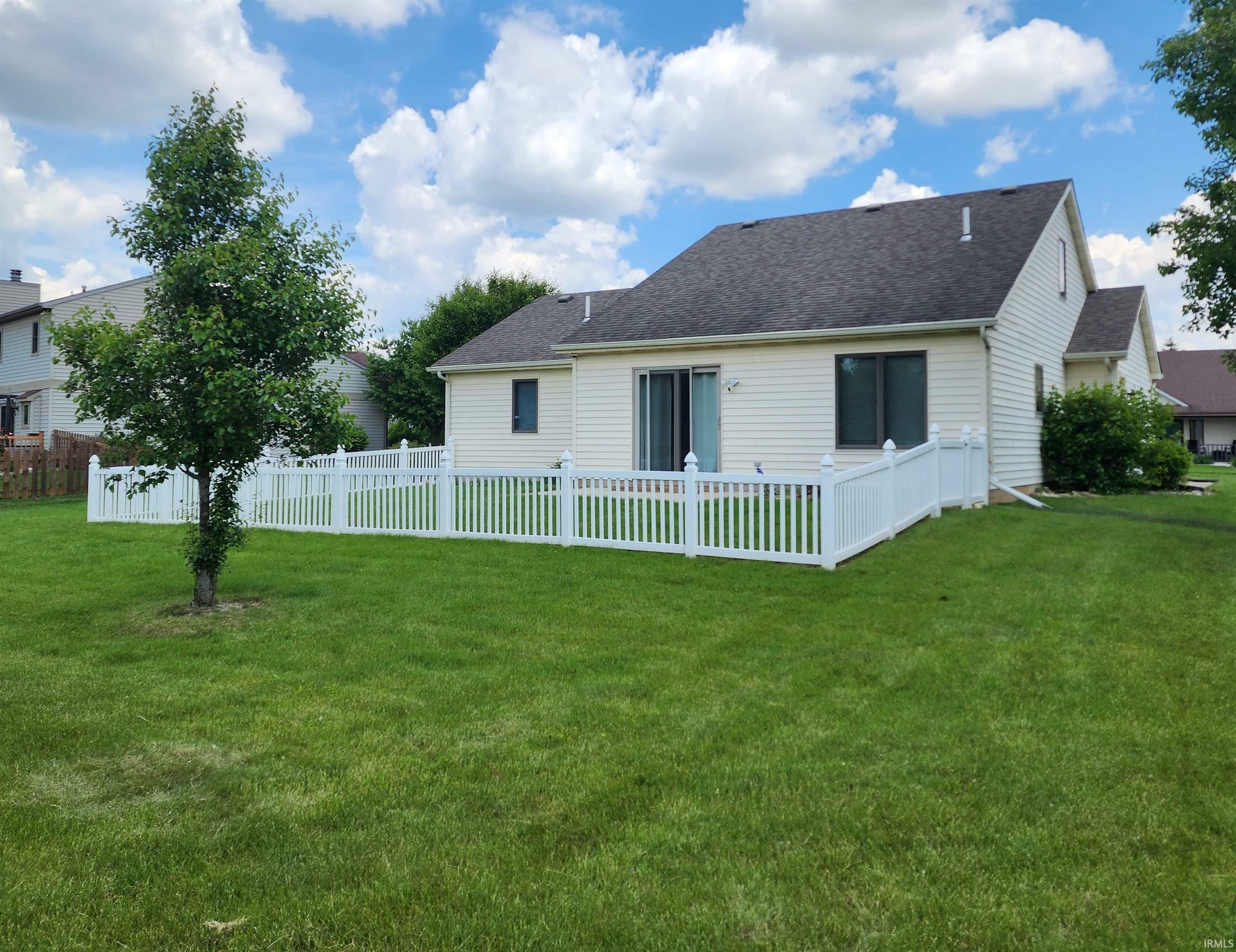 Property Photo: 686 Frederick Crossing IN 46783