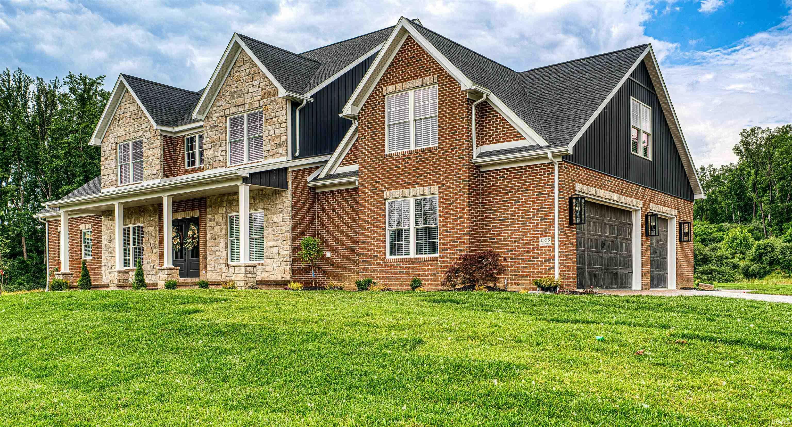 Property Photo: 1595 Victoria Woods Drive IN 47601