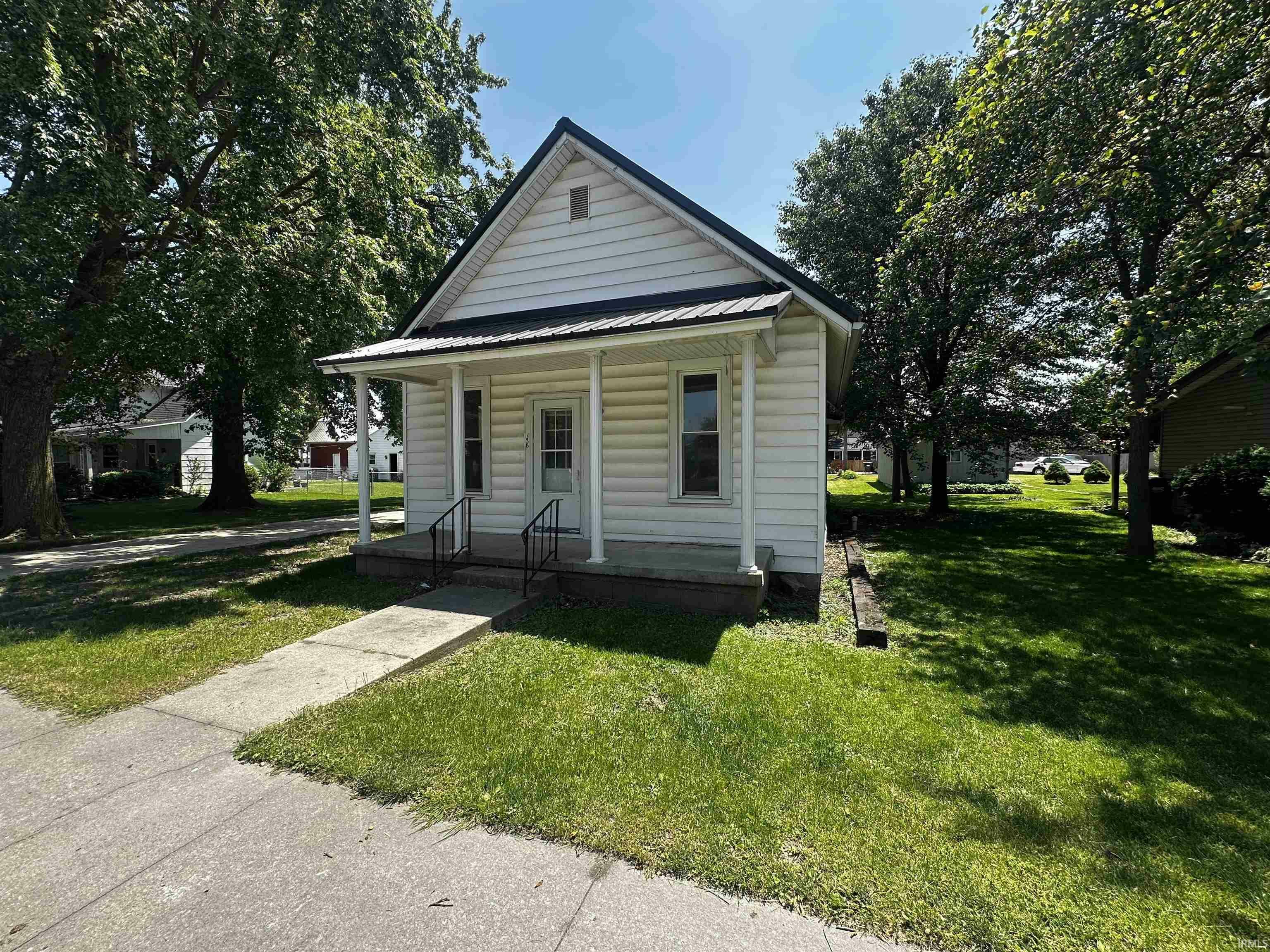 Property Photo: 138 E Washington Street IN 46772