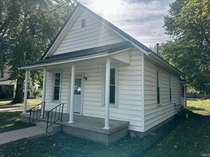 Property Photo: 138 E Washington Street IN 46772
