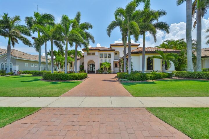 Property Photo: 5417 Tybee Island Drive FL 33572