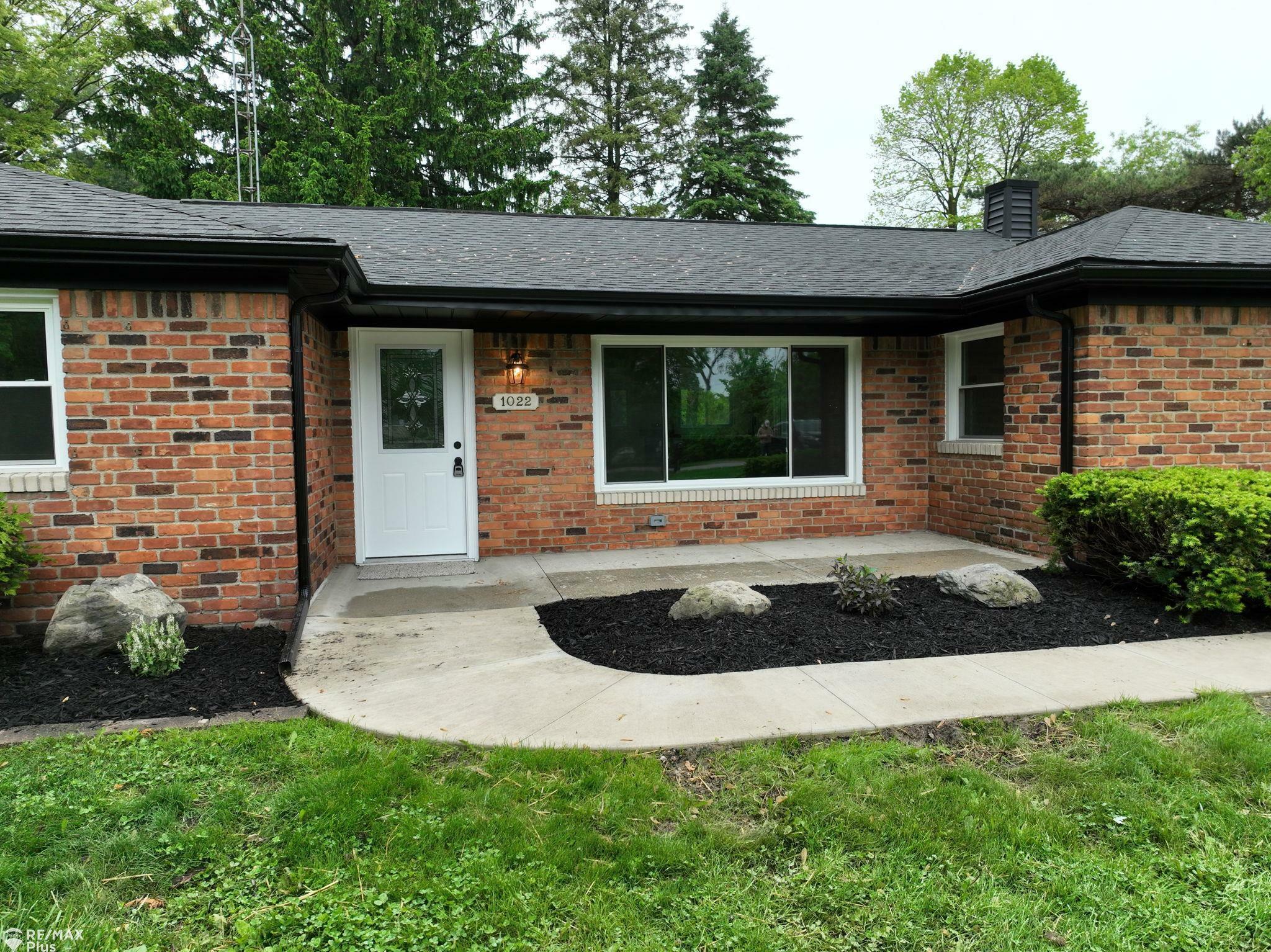 Property Photo: 1022 Turrill Road MI 48446