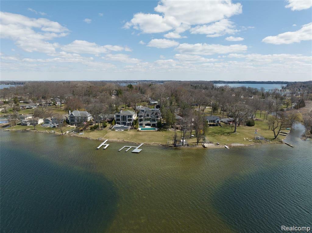 Property Photo: 2676 Lari Court MI 48324 2226