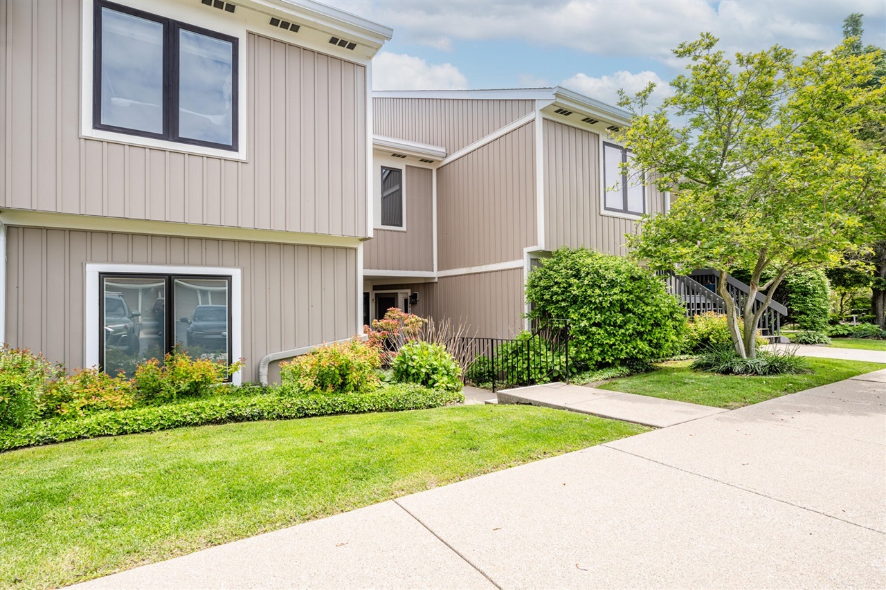 Property Photo: 193 Wayne Street MI 49085