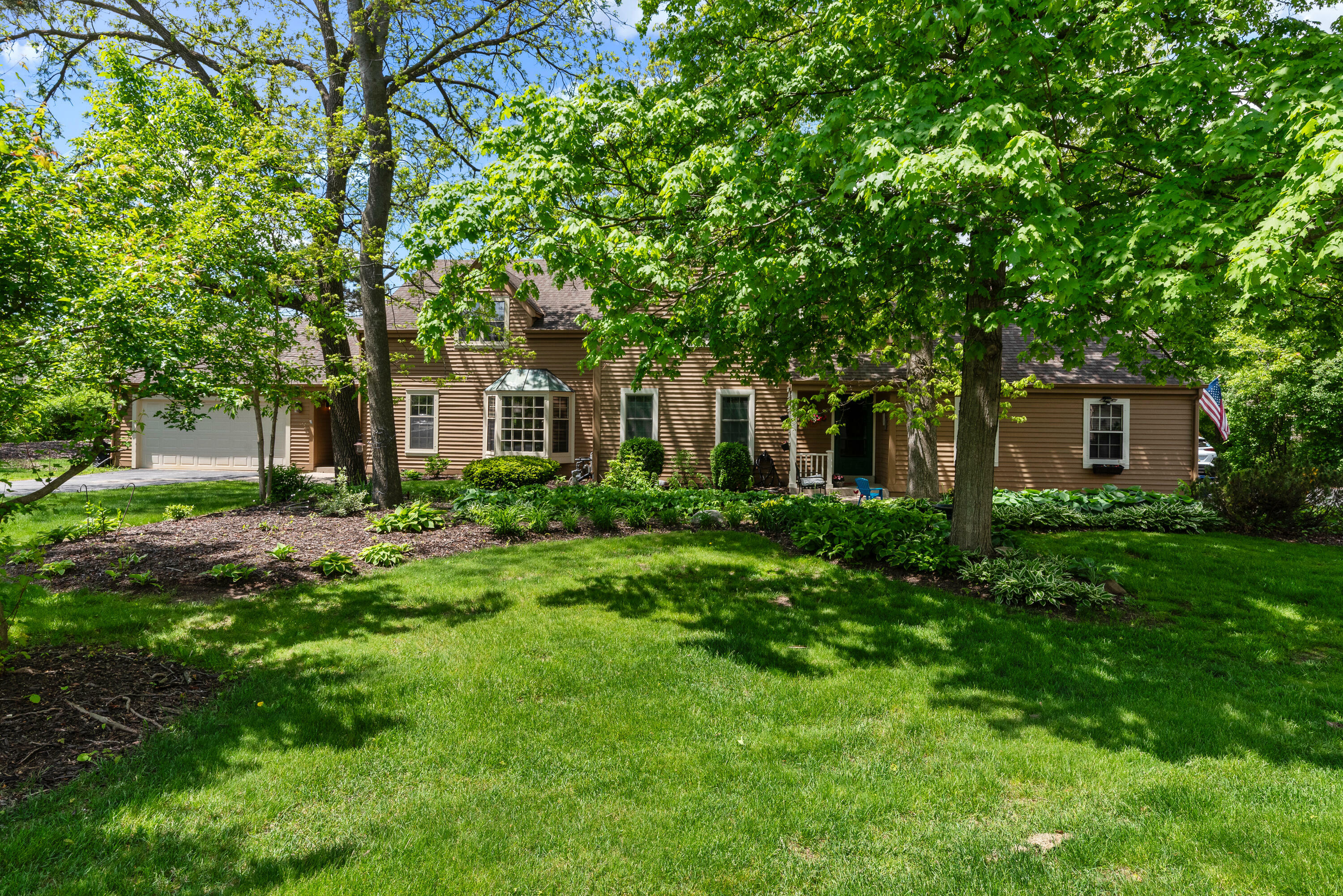 Property Photo: 4055 Stonewood Ct WI 53045