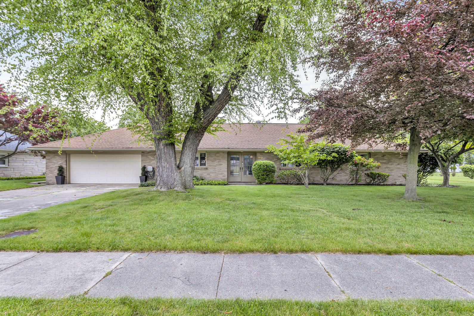 Property Photo: 1102 S Durand Street MI 49203