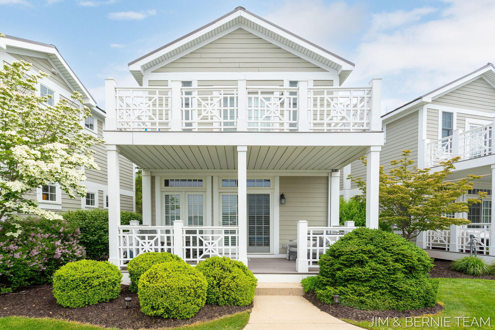 Property Photo:  807 Lake Street  MI 49453 