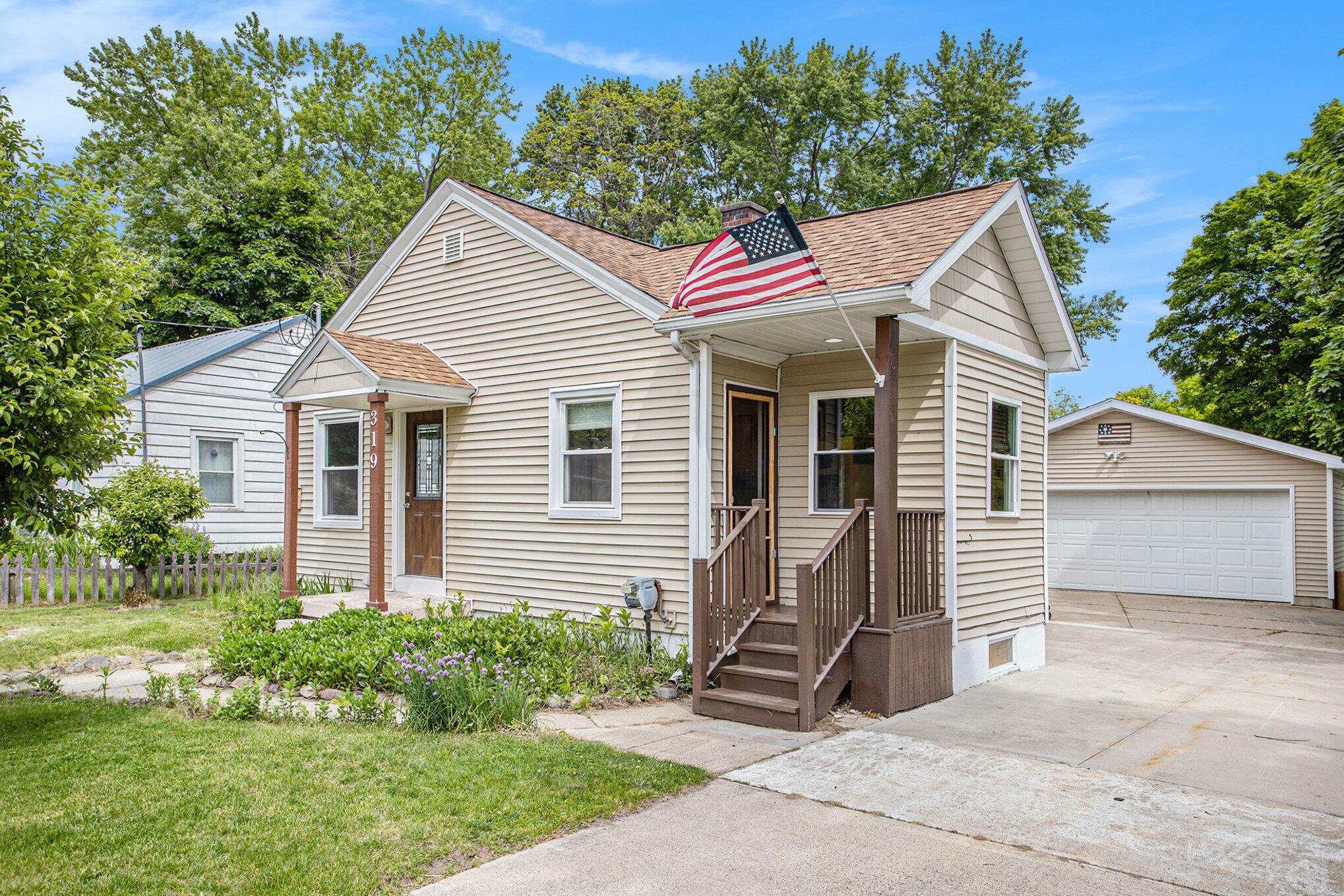 Property Photo: 319 W South Street MI 49058