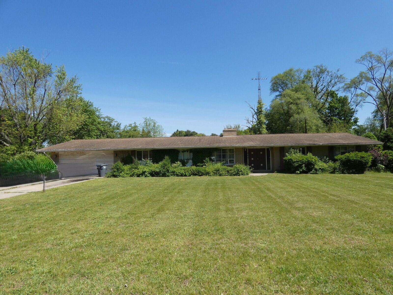 Property Photo:  301 Fisk Road  MI 49022 