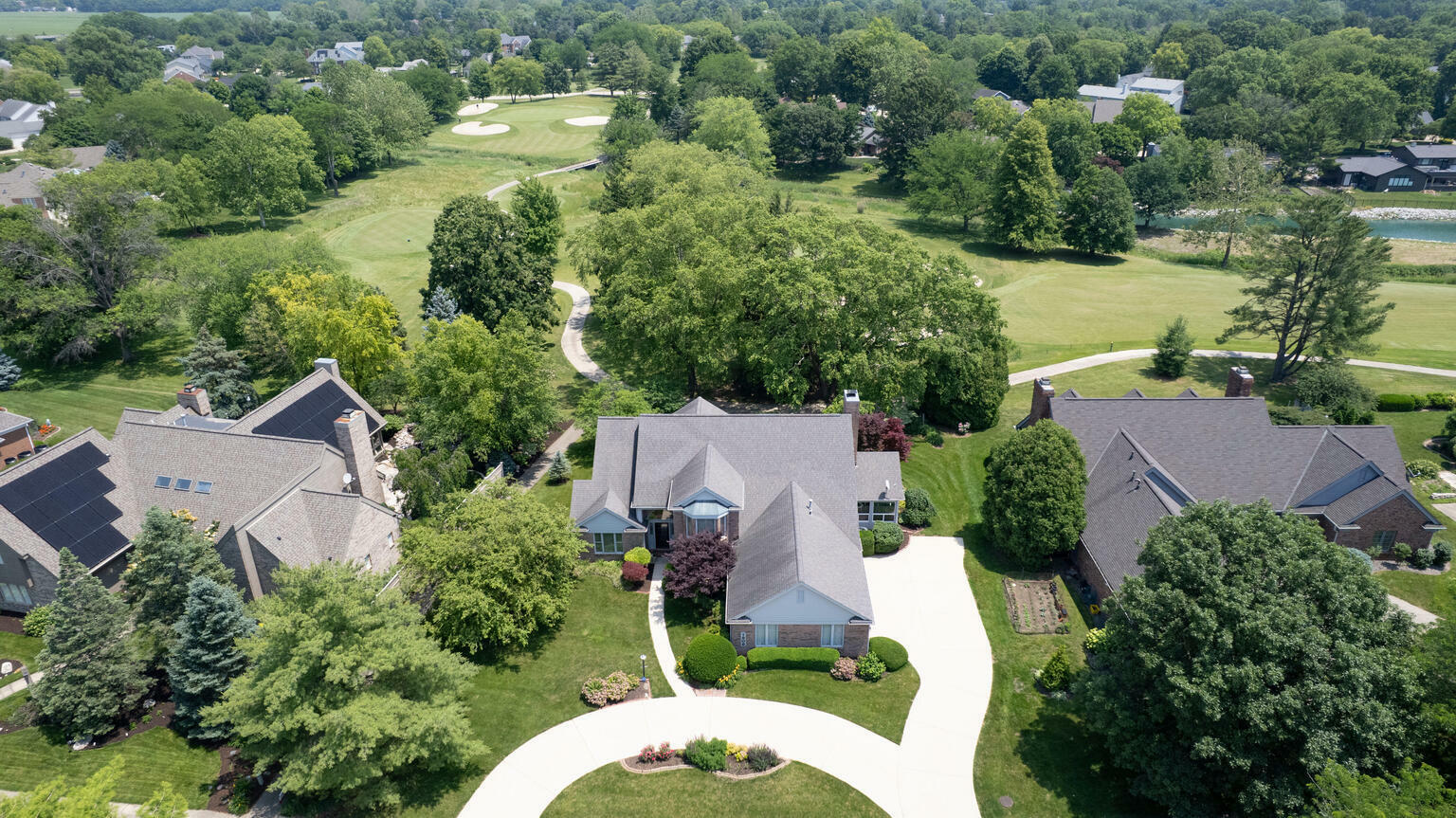 Property Photo: 1806 Bentbrook Drive IL 61822