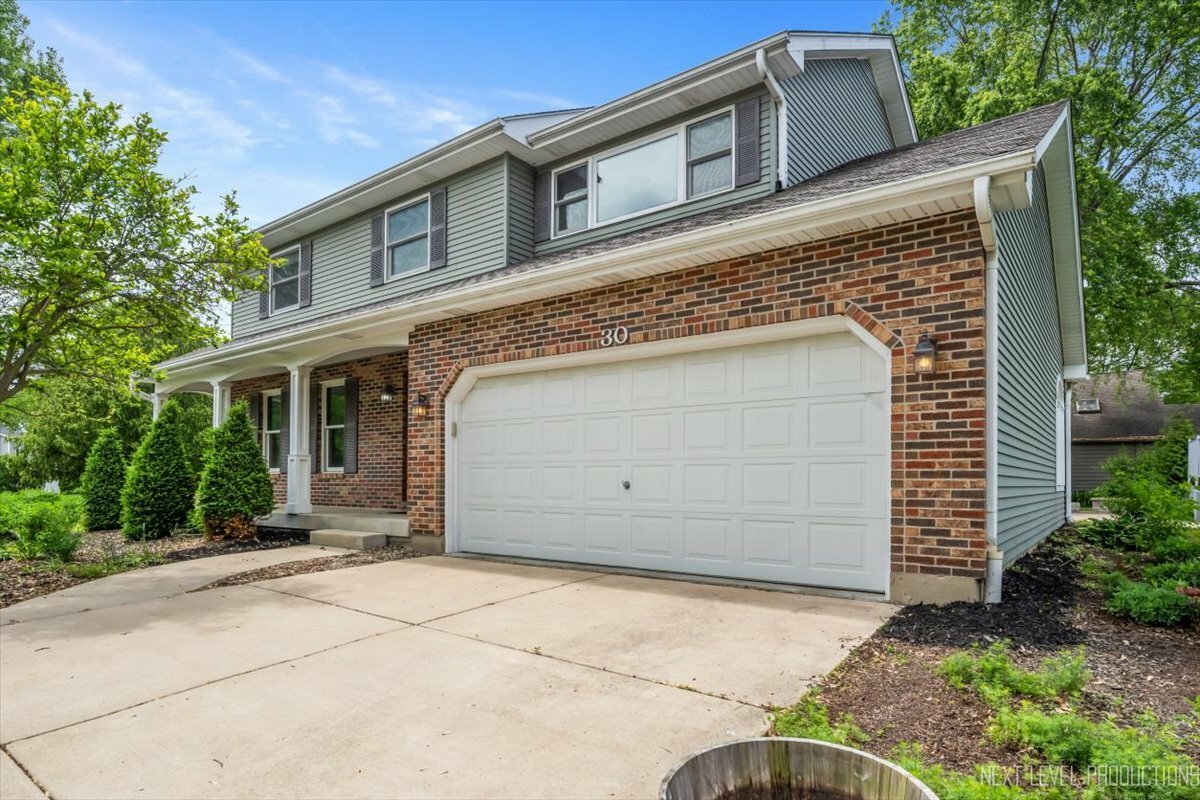 Property Photo: 30 Crofton Court IL 60543