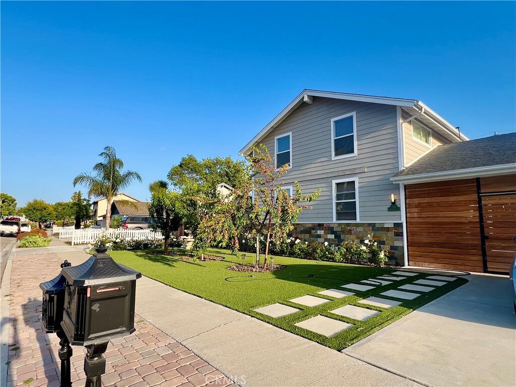 Property Photo:  738 Calle Fresno  CA 91360 