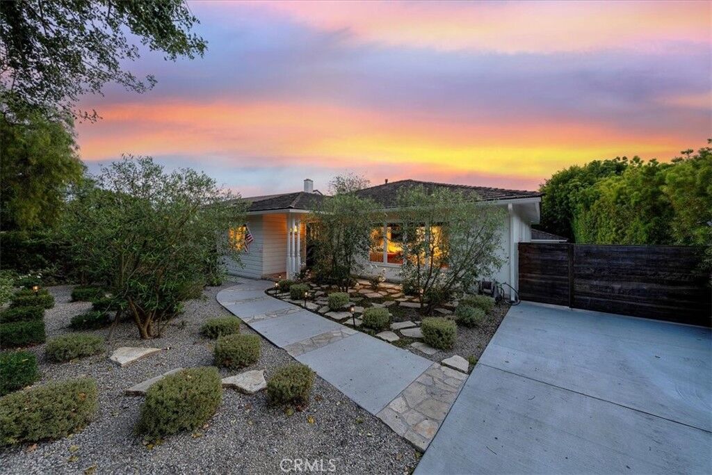 Property Photo:  2305 Via Rivera  CA 90274 
