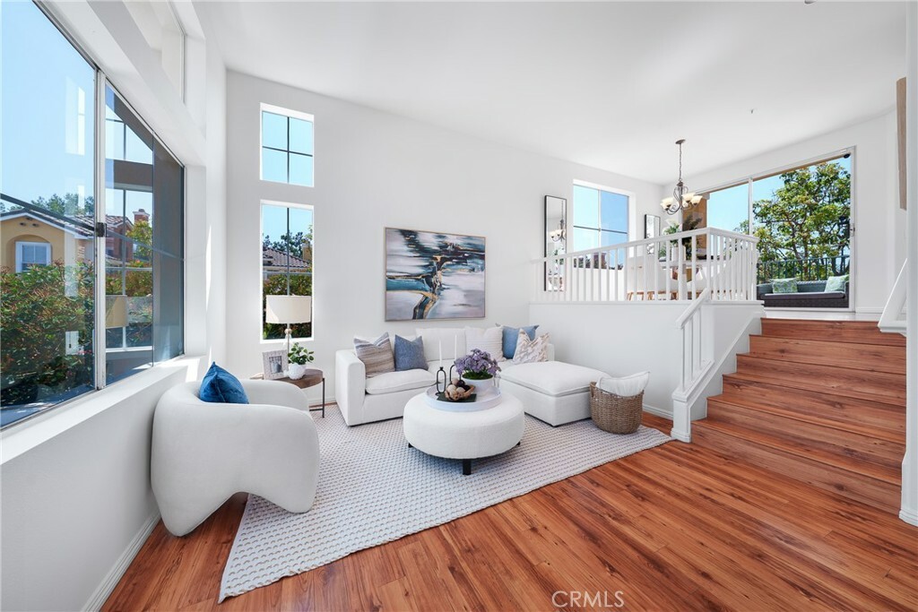 Property Photo: 1106 Reggio Aisle CA 92606