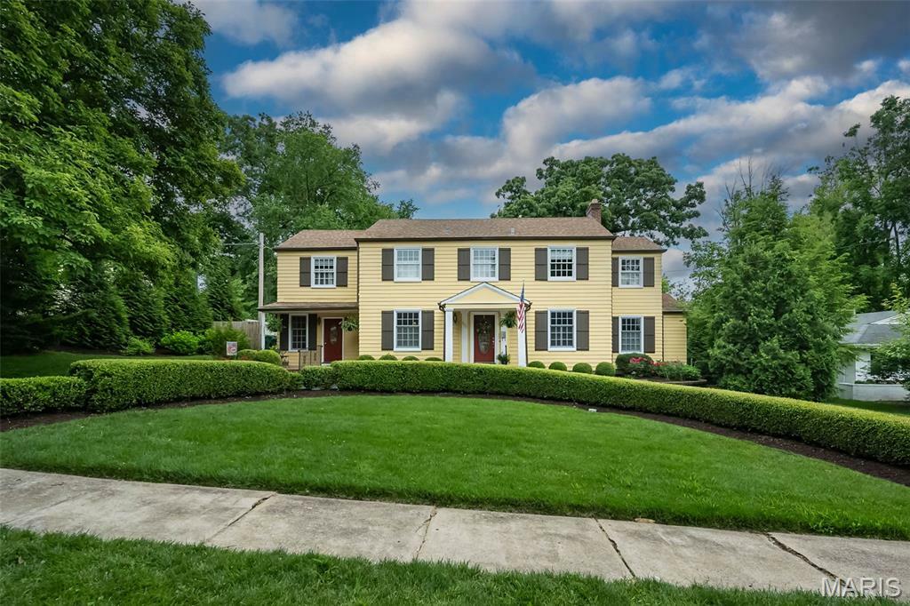 Property Photo: 468 Algonquin Place MO 63119