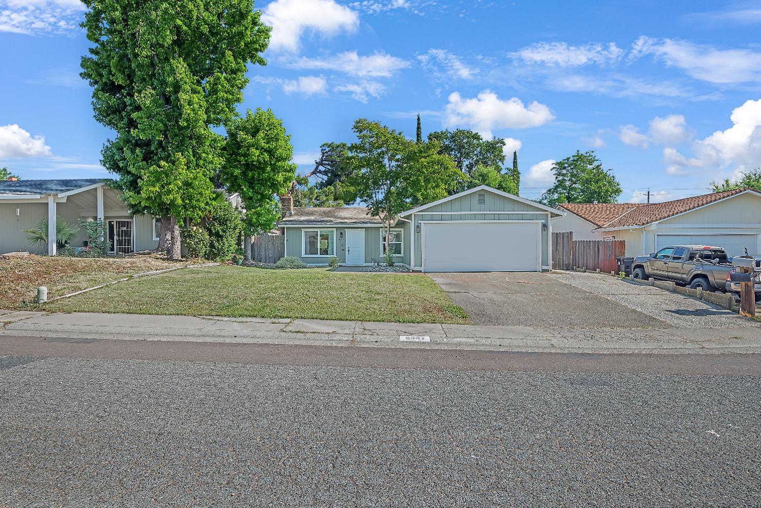 Property Photo: 6537 Briartree Way CA 95621