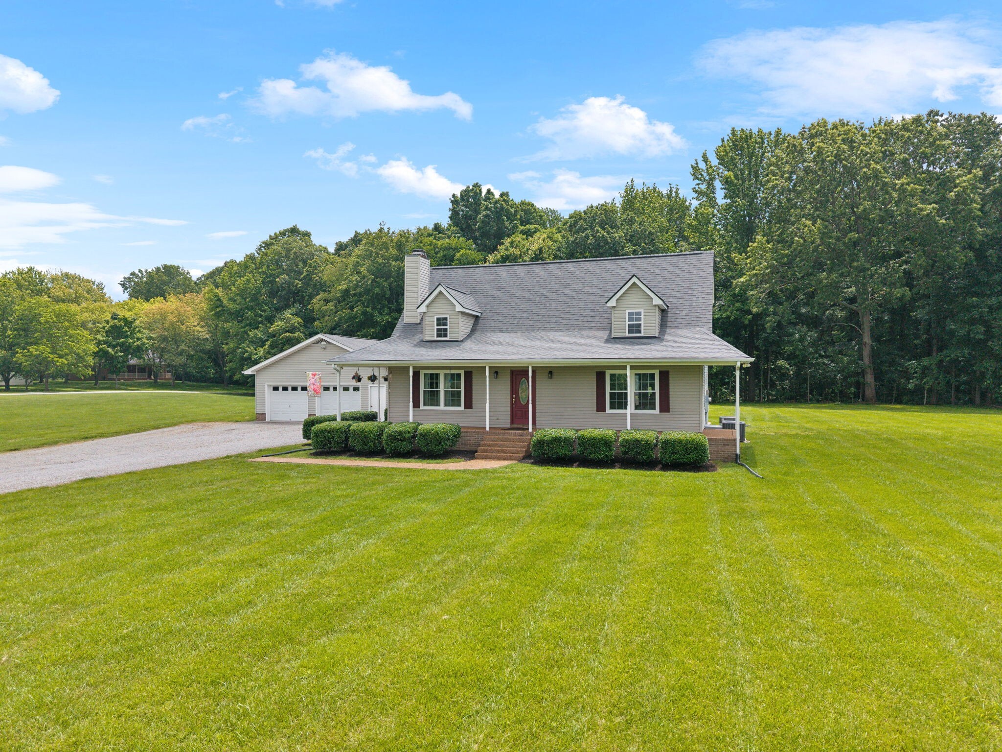 Property Photo: 2917 York Rd TN 37146